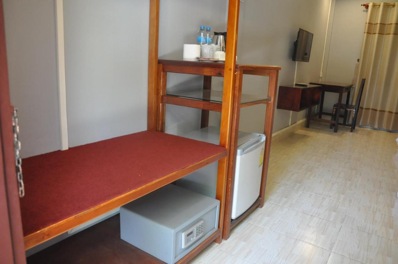 Pilgrim'S Kitchen & Inn Savannakhet Exterior photo